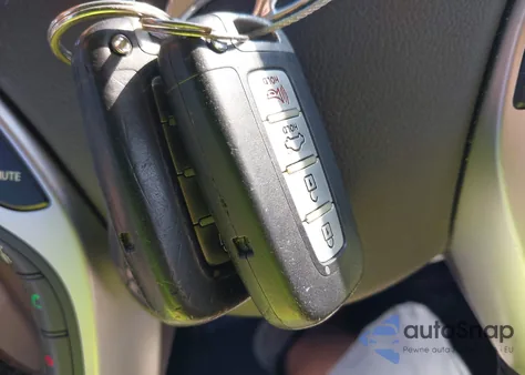 2011 Hyundai Elantra Limited (Ulsan Plant) from USA, damaged, VIN KMHDH4AE5BU127989